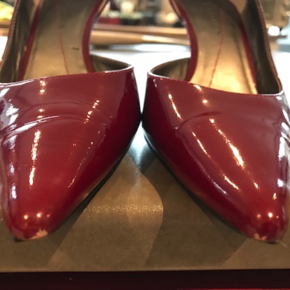 (2* for $30) Anne Klein burgundy patent shoes - Size 6 - Picture 7 of 8
